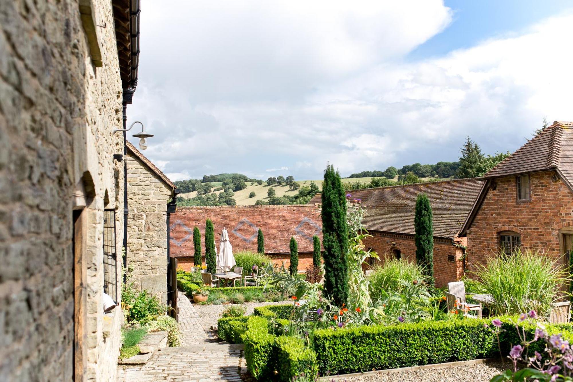 Old Downton Lodge Лъдлоу Екстериор снимка